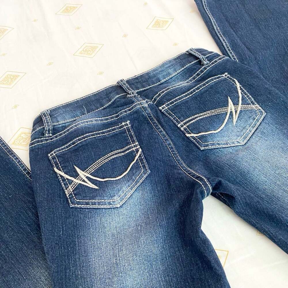 vintage 2000s low rise dark wash bootcut jeans - Picture 6 of 6